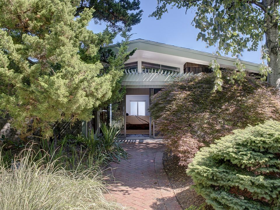 1st image of 955 Aquaview Ave