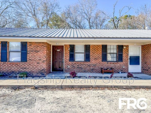 211 Connie Cir