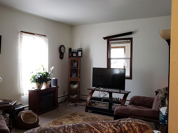 5th image of 714 Helen St