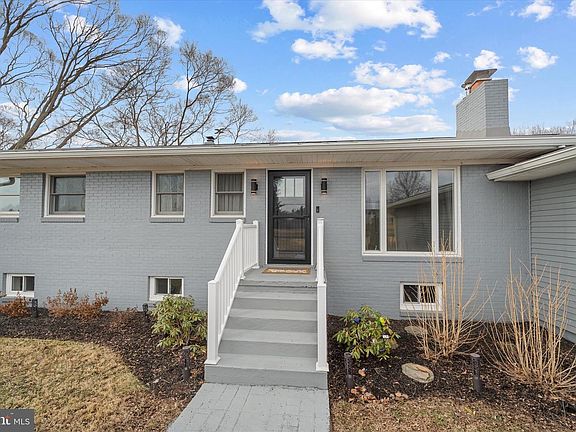 3rd image of 8746 Meetze Rd