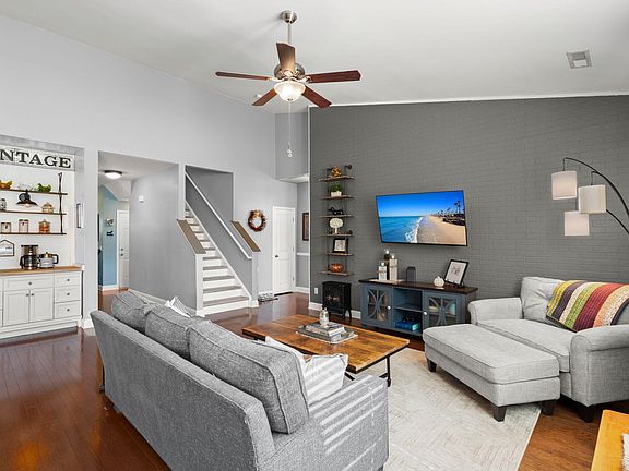 3rd image of 3169 Conservancy Ln