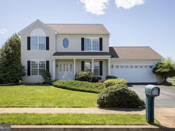 104 Lakeside Dr, Middletown, DE 19709