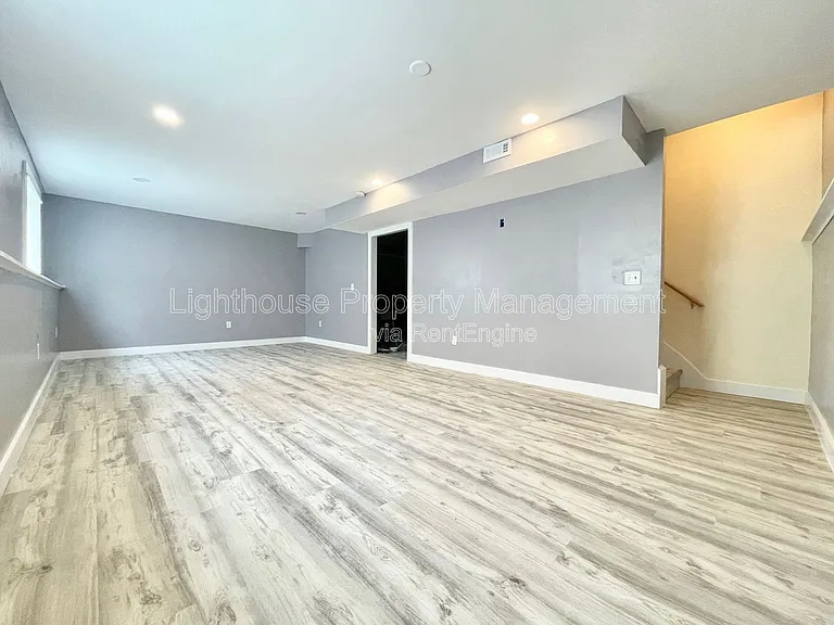 2103 Kinnrow Ave NW — Photo 20