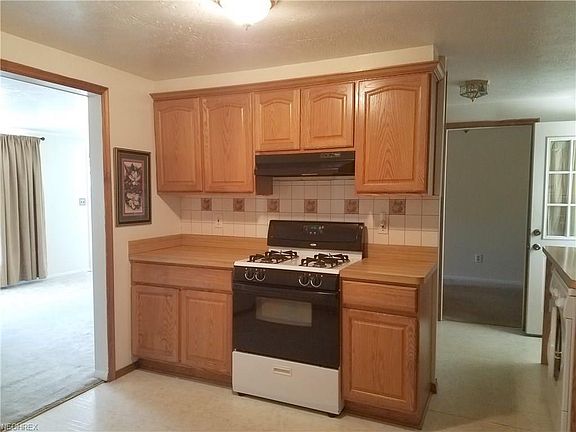 4th image of 845 Mansfield St