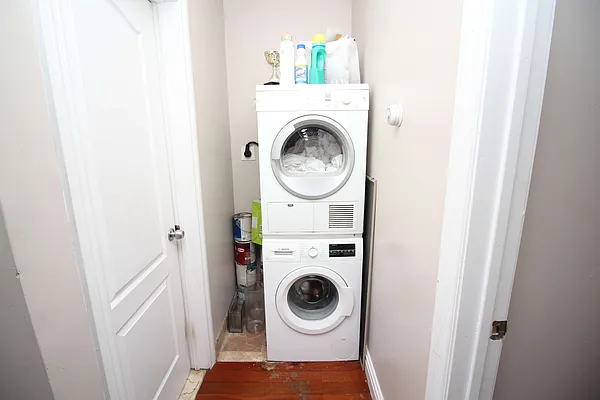 Rented by Nooklyn NYC LLC | media 113