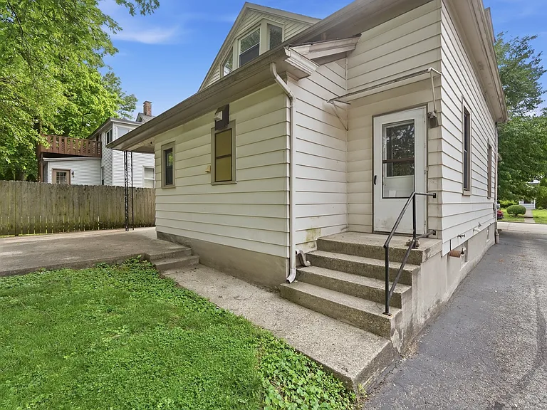 3774 Drake Ave — Photo 43