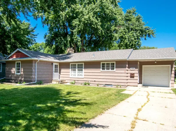 1709 Ives Ave N, Glencoe, MN 55336