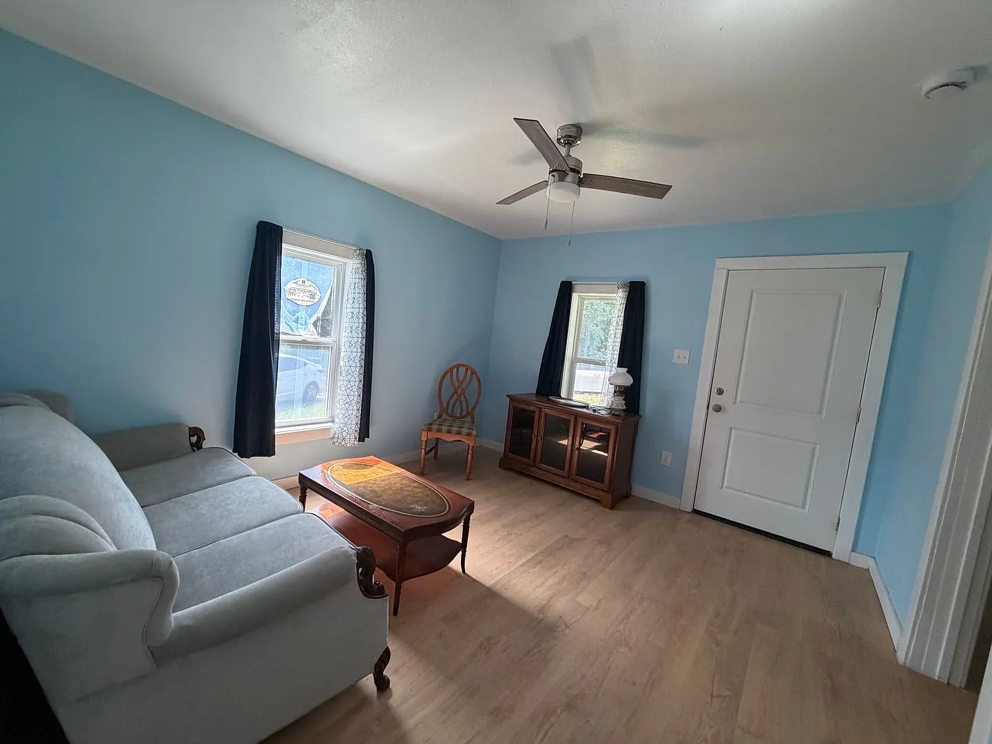 Furnished 1 bedroom 1 bath house close to downtown! — Photo 4