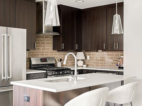 5th image of 28 S Lincoln St #28
