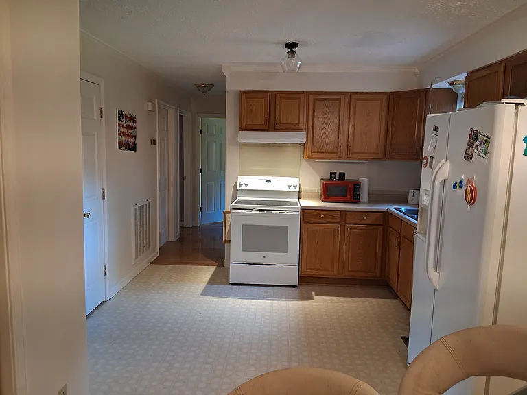 702 Rodeo Rd — Photo 6