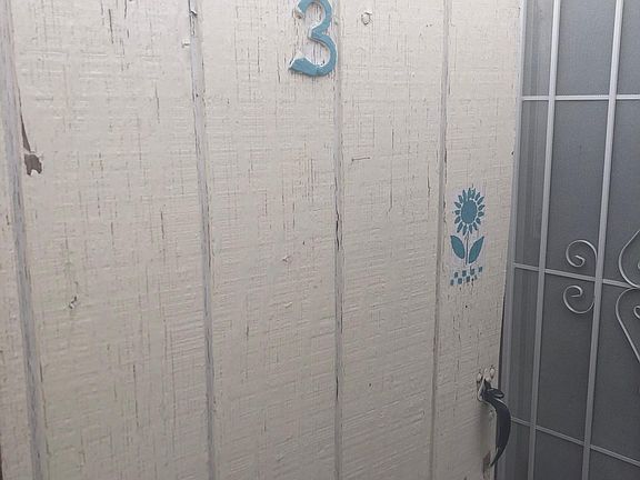 2nd image of 936 San Pedro Dr SE APT 3