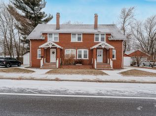61 N Broadway St, Rumford, RI 02916