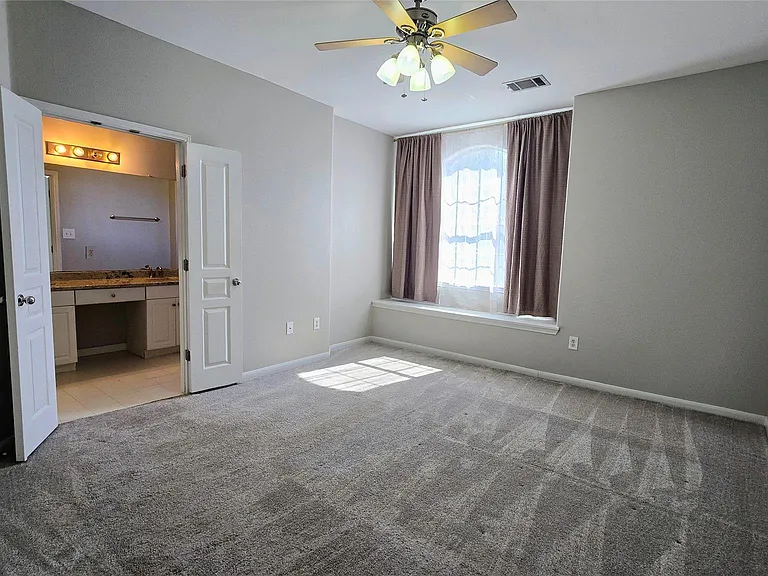 3300 Forest Creek Dr #31 — Photo 13
