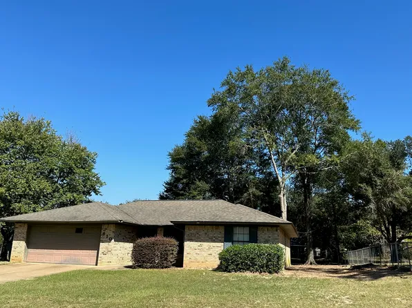 810 Georgia Oak St, Nacogdoches, TX 75964