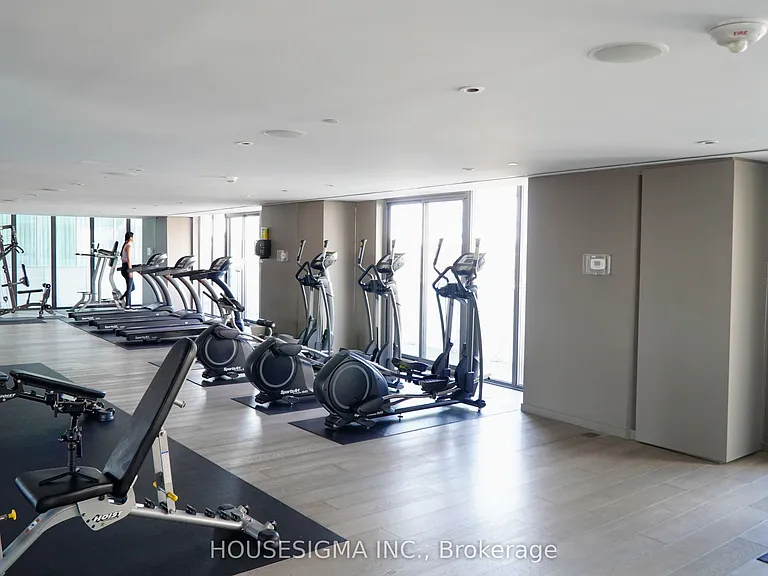 200 Bloor St W #2109 — Photo 24