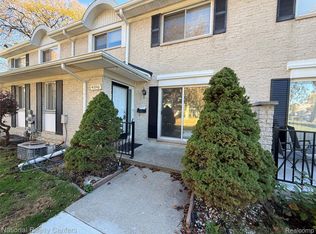 41846 Langley Dr, Sterling Heights, MI 48313