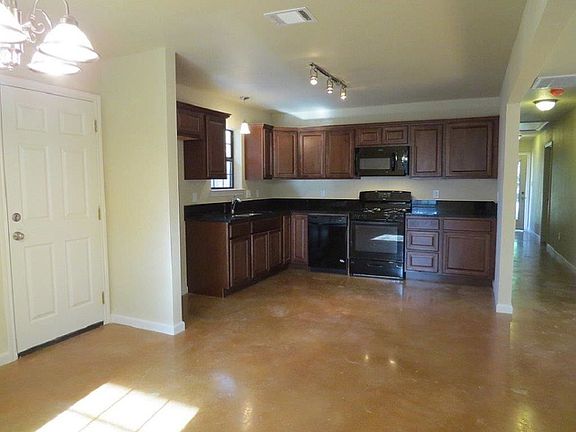 2nd image of 909 N 31st St
