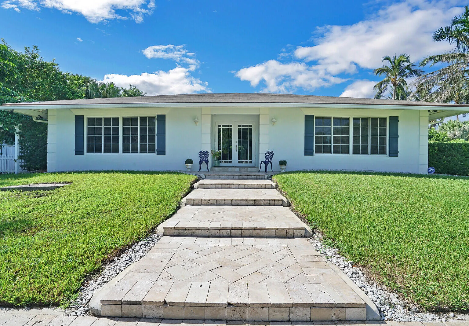 2 bed, 2.0 bath, 2476 sqft, $10,000 — Photo 1