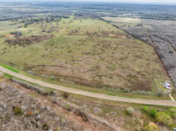 471 Fm 1296, Waelder, TX 78959