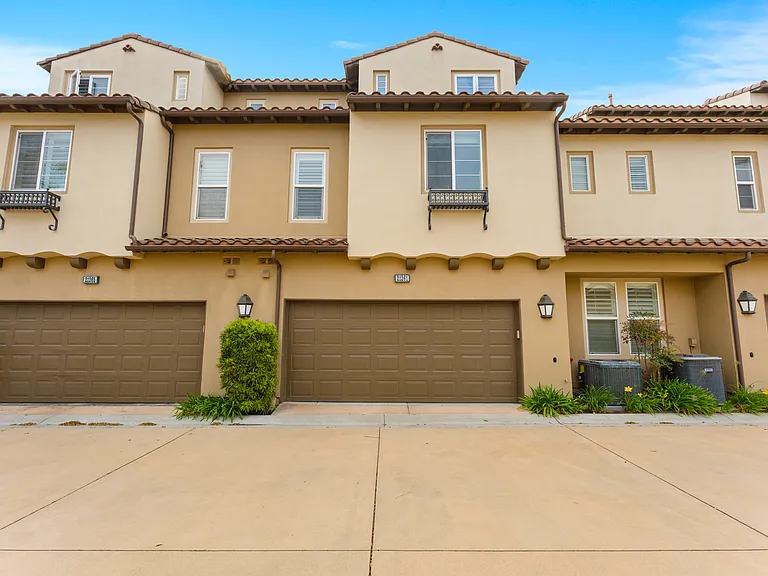21261 Baeza Cir — Photo 38