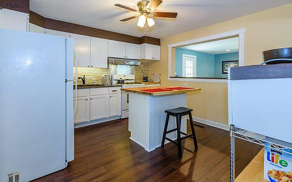 4th image of 18740 Loras Ln