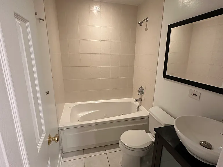 5543 N Campbell Ave #3C — Photo 11