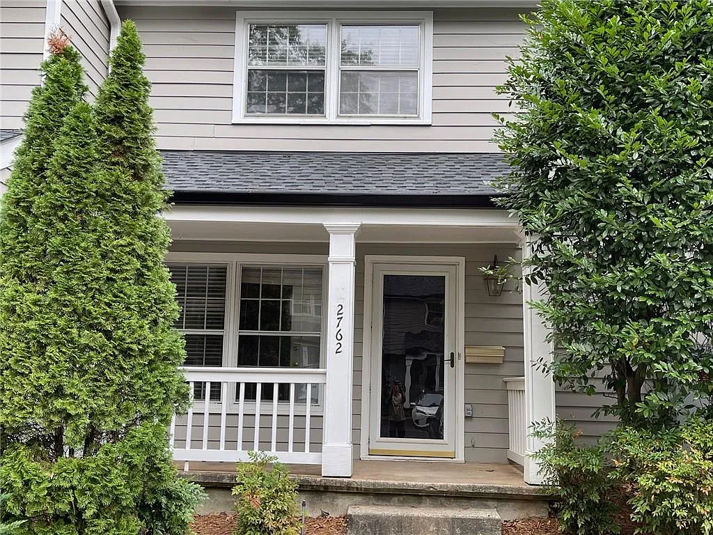 2 bed, 1.5 bath, 1040 sqft, $2,000 — Photo 2