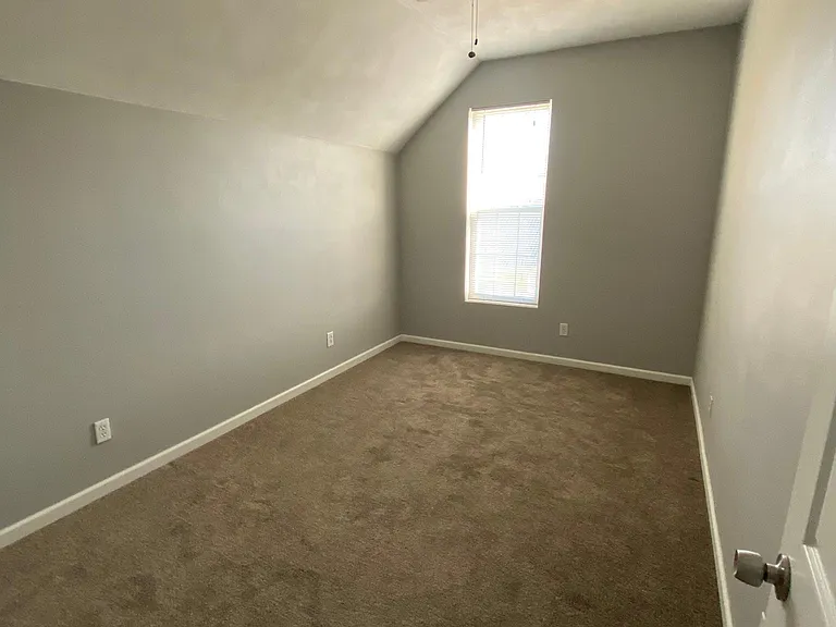 204 E Hanover St — Photo 10