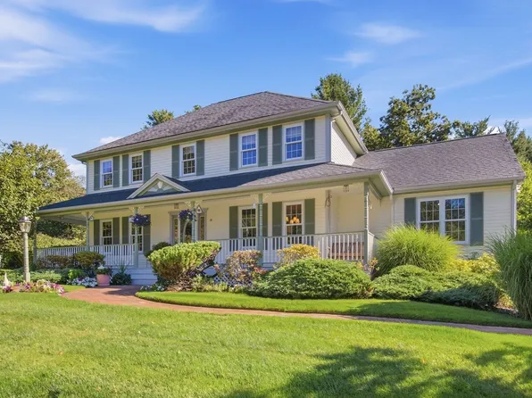 18 Liberty Ln, North Reading, MA 01864