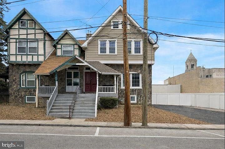 1st image of 25 Madison Ave