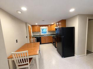 10 Glen Ave APT 1R, North Smithfield, RI 02896