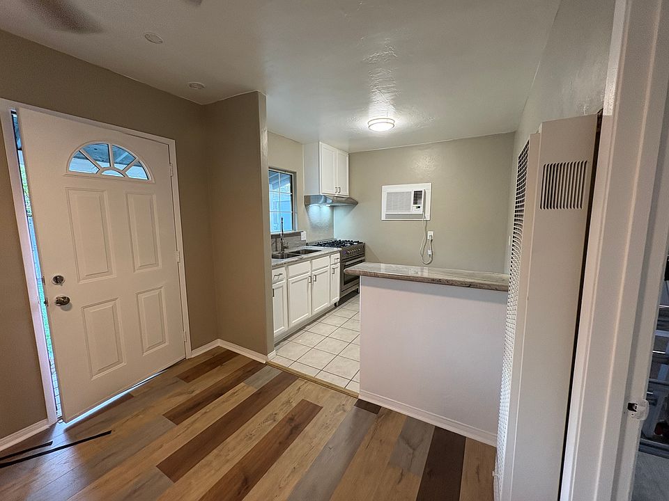 1st image of 412 W B St APT B