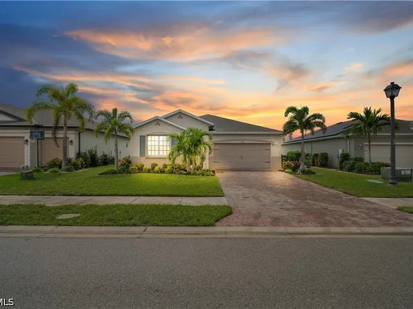 3290 Baravaldo Cir, Cape Coral, FL 33909