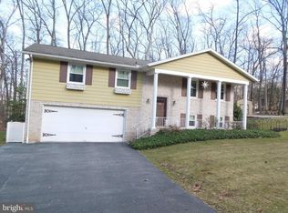 115 Oakwood Dr, Spring Grove, PA 17362