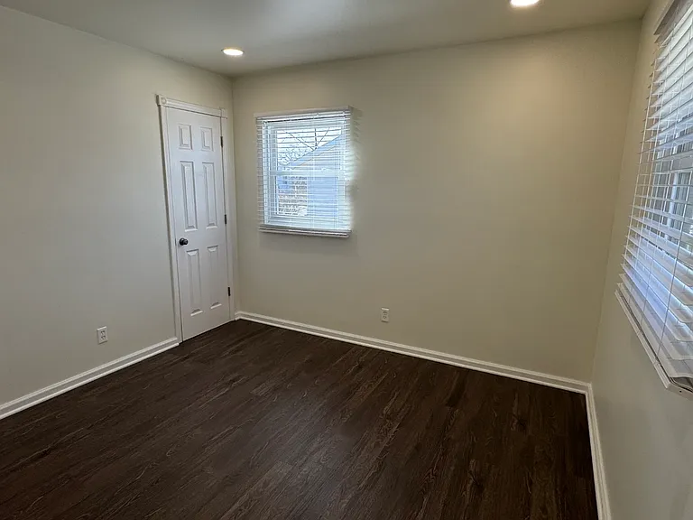 2319 Pinehurst Dr — Photo 9