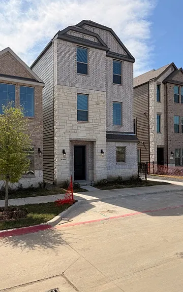 4540 Community Ct — Photo 2