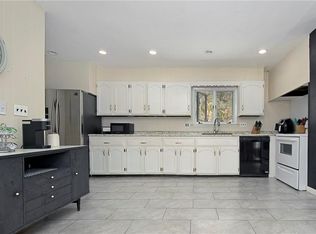 11 Jack Ln, Pleasant Valley, NY 12569