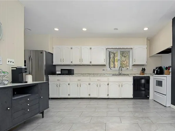 11 Jack Lane, Pleasant Valley, NY 12569