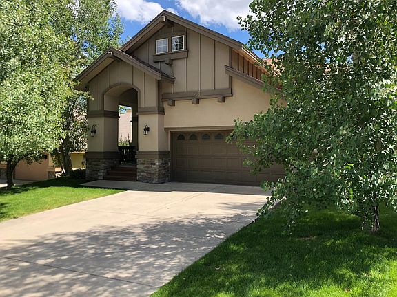 Large 2 car garage, with work/ski maintenance bench, storage