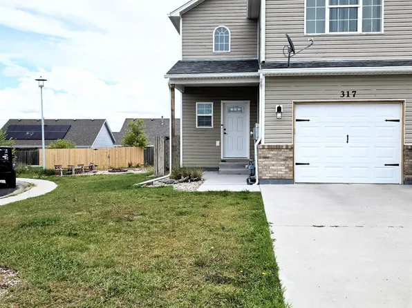 317 Southern View Dr, Cheyenne, WY 82007