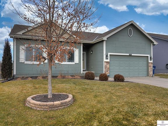 2nd image of 4614 N 166th St