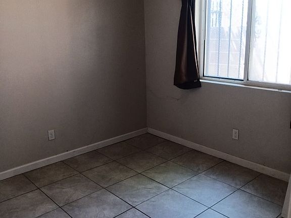 4th image of 320 Grove St NE #A
