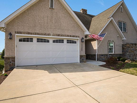 2nd image of 1744 Heritage Estates Cir