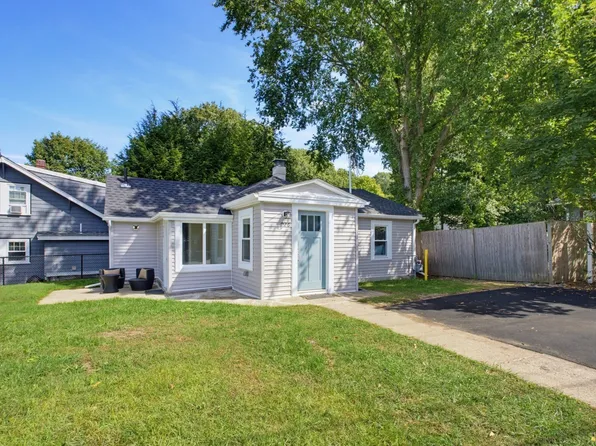 926 East St, Dedham, MA 02026