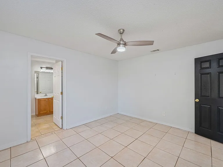 4660 Dove Way — Photo 18