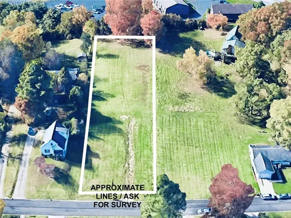 4309 Cypress St, Parkersburg, WV 26104