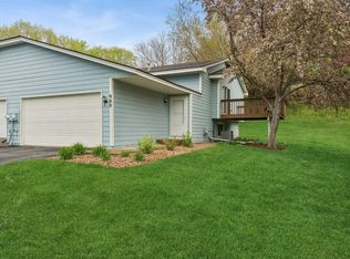 900 Pontiac Ln, Chanhassen, MN 55317