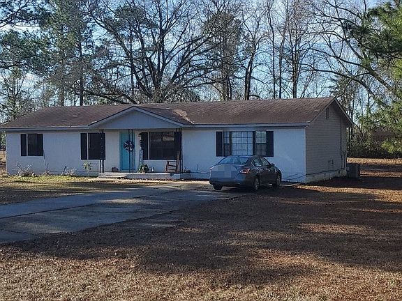 2nd image of 903 Pinehill Rd