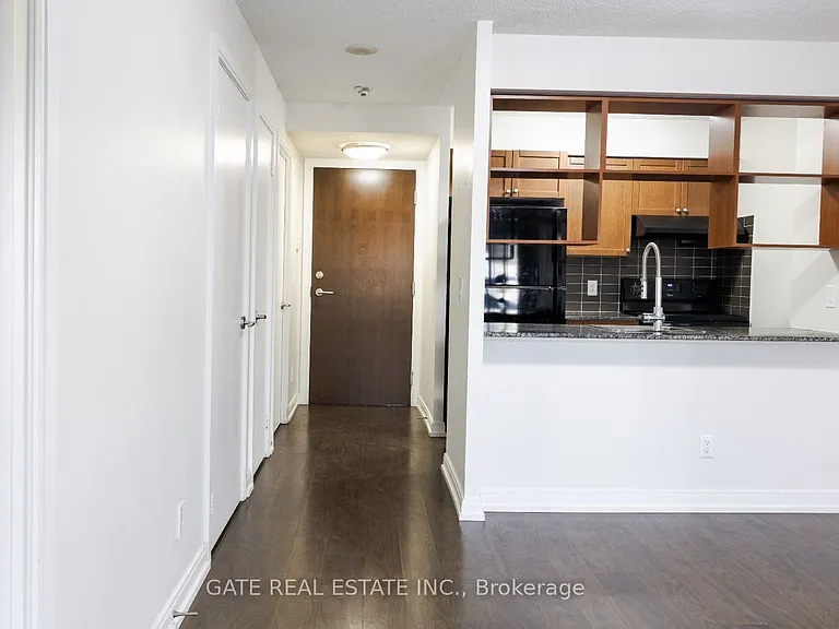 151 Village Green Sq #1404 — Photo 4
