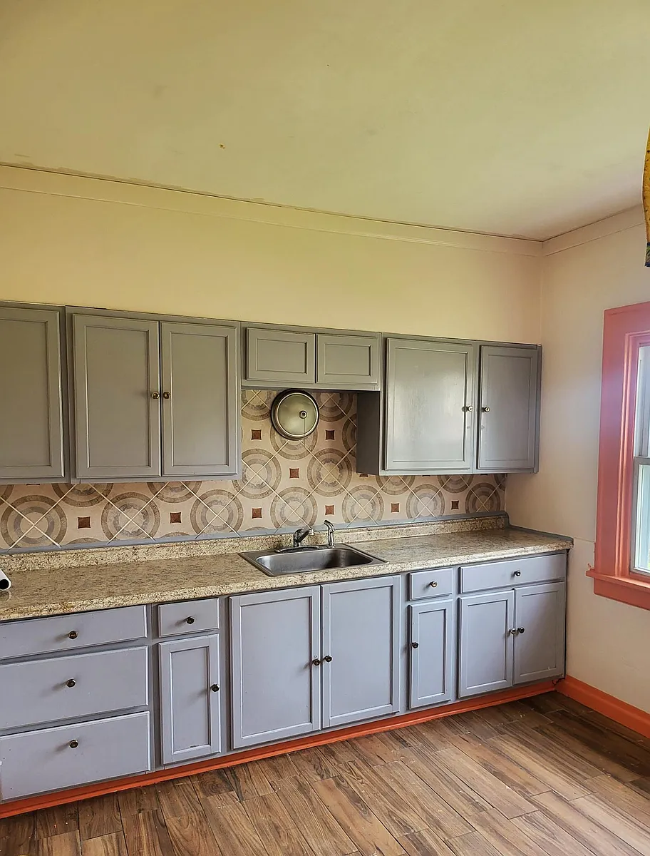 Building Photo - 156 Dewey Ave #LOWER